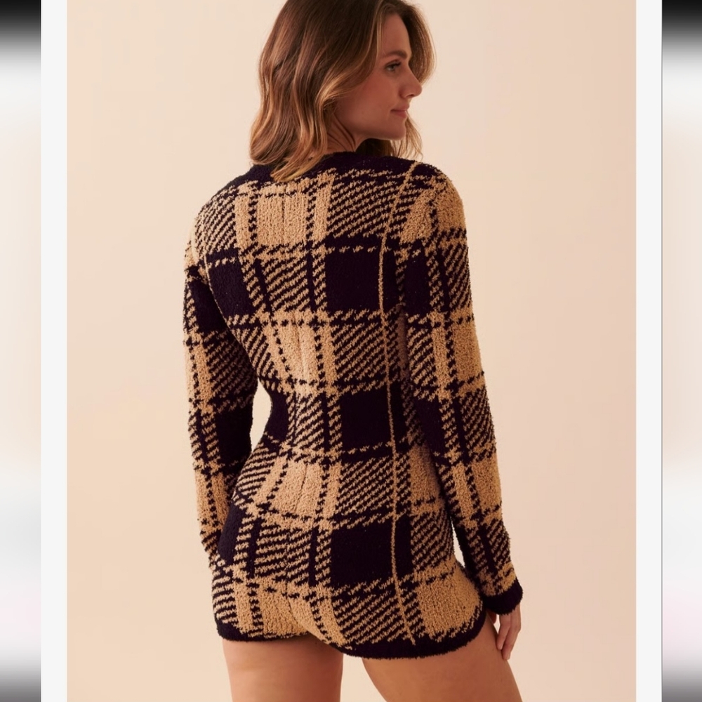 LA VIE EN LOUNGE Chenille Long Sleeve Romper. Size S. - Picture 2 of 10